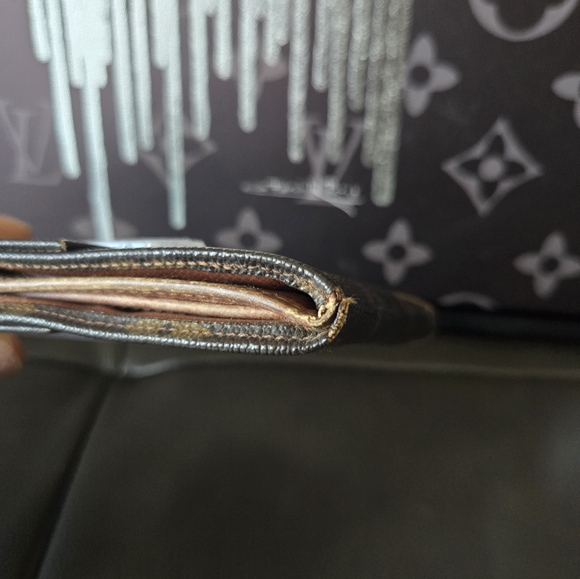 Louis Vuitton Momogram Snap Wallet - Picture 15 of 15